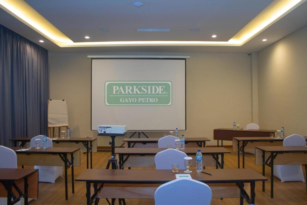 Parkside Gayo Petro Hotel Takengon Ngoại thất bức ảnh